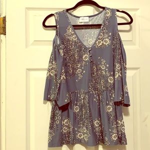 Cut out shoulder peplum top